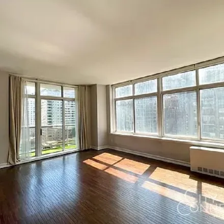 Rent this 3 bed apartment on 184 East 64th Street in New York, NY 10065