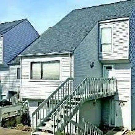 Buy this 3 bed condo on 21st Avenue Northwest in Northlakes, Hickory