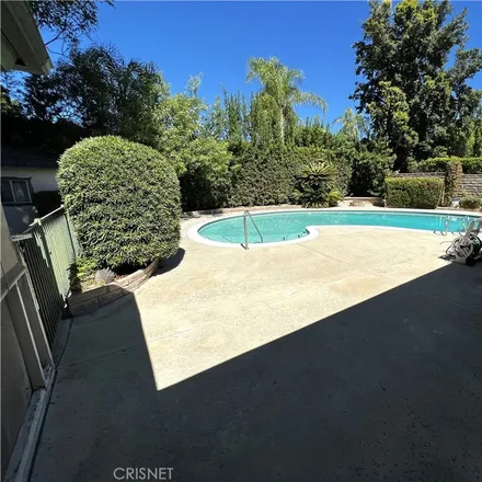 Image 3 - 19621 Mayall Street, Los Angeles, CA 91324, USA - House for sale