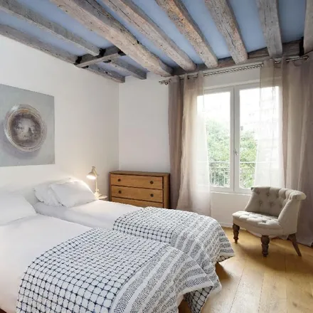 Rent this 5 bed apartment on 2 Rue Augereau in 75007 Paris, France