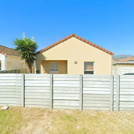 Image 3 - 17th Street, Cape Town Ward 86, Strand, 7140, South Africa - Apartment for rent