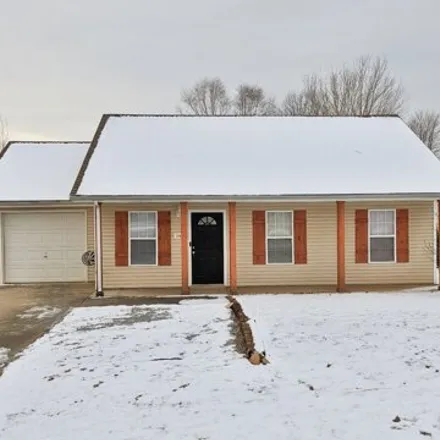 Rent this 3 bed house on 1046 Waterford Circle in Clarksville, TN 37040