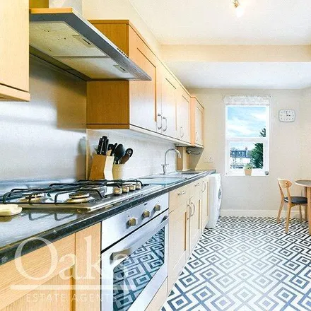 Image 3 - Norbury Crescent, London, CR7 8AB, United Kingdom - Apartment for rent