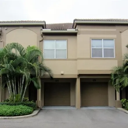 Image 2 - 907 Normandy Trace Road, Tampa, FL 33602, USA - Townhouse for sale