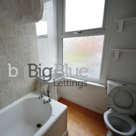 Image 9 - 203 Norwood View, Leeds, LS6 1DX, United Kingdom - Townhouse for rent