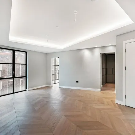 Image 5 - Cleveland Hair, 78 Cleveland Street, London, W1T 6HW, United Kingdom - Apartment for rent