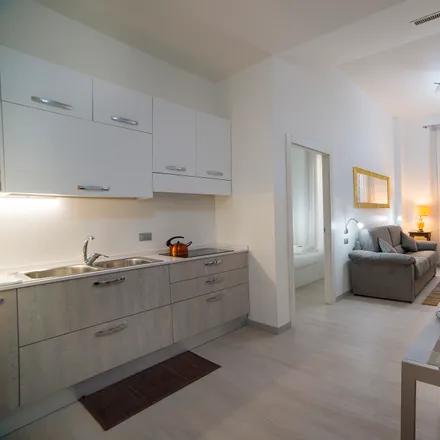 Image 2 - Studio Rubini e Partners, Piazza Bra, 10, 37121 Verona VR, Italy - Apartment for rent