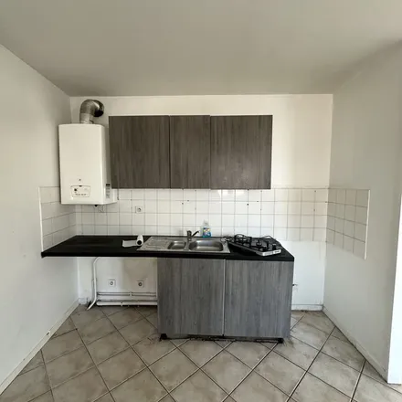 Rent this 3 bed apartment on 14 Avenue du Jura in 77270 Villeparisis, France