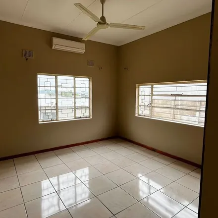 Image 8 - Central Avenue, Wilkoppies, Klerksdorp, 2571, South Africa - Apartment for rent