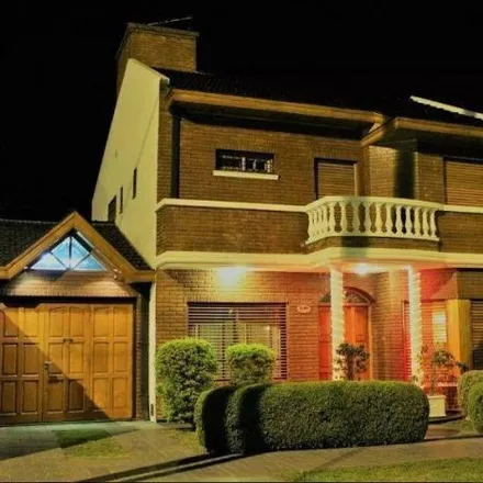 Buy this 4 bed house on Olegario Andrade 3142 in Quilmes Oeste, Quilmes