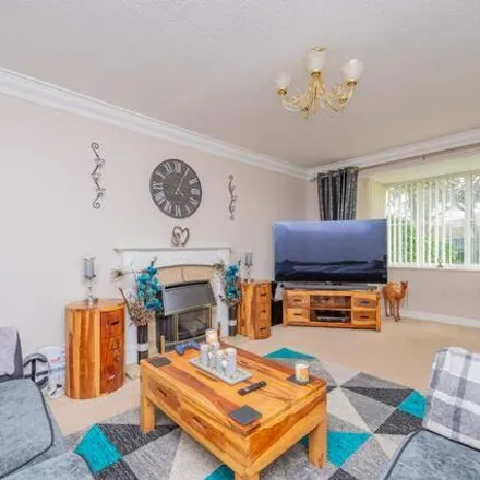 Image 3 - Doctors Meadow, Ruyton-XI-Towns, SY4 1LX, United Kingdom - House for sale