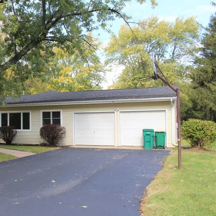Image 2 - 3426 Country Club Avenue, Gurnee, IL 60031, USA - House for sale