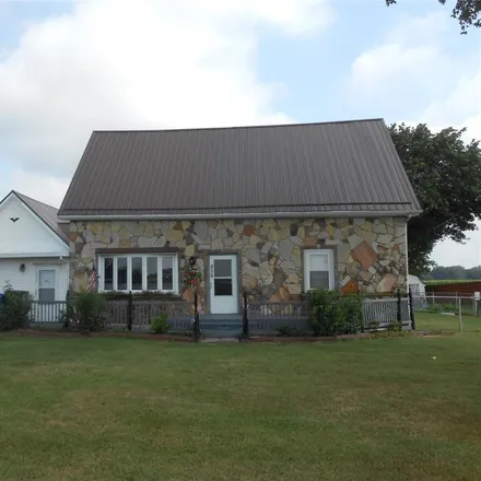 Buy this 4 bed house on 838 East County Road 400 South in Oakford, Kokomo