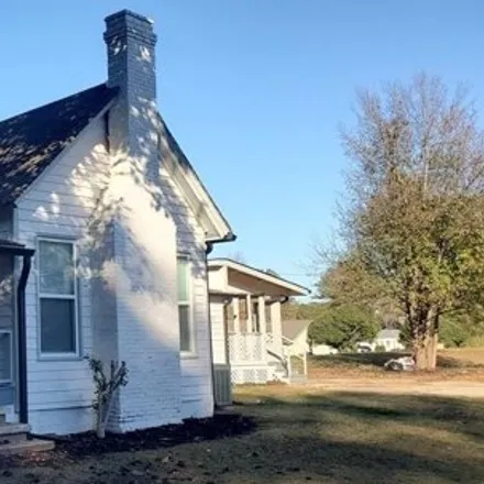 Rent this 3 bed house on 2683 Sharpsburg McCollum Road in Vineyard Crossroads, Coweta County