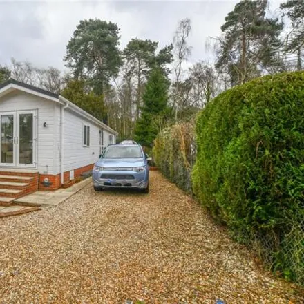 Buy this 2 bed house on California Country Park in Finchampstead, RG40 4HT
