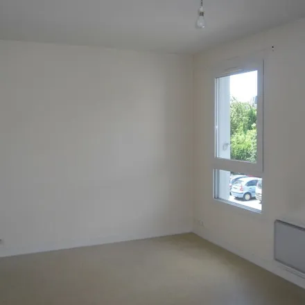 Rent this 2 bed apartment on 7 Rue Marcel Sembat in 29200 Brest, France