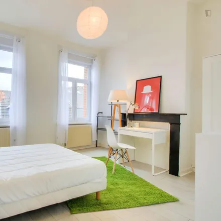Rent this 3 bed room on 21 Rue d'Anvers in 59046 Lille, France