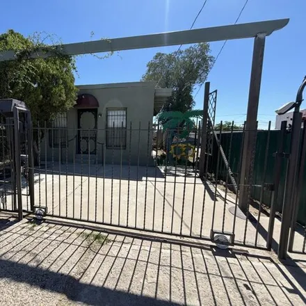 Rent this 1 bed house on 316 Val Verde St in El Paso, Texas