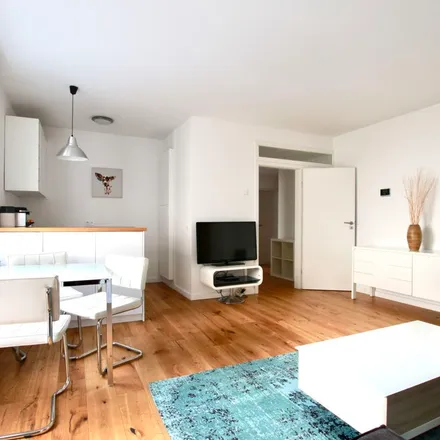 Rent this 3 bed apartment on Roonstraße 49 in 50674 Cologne, Germany
