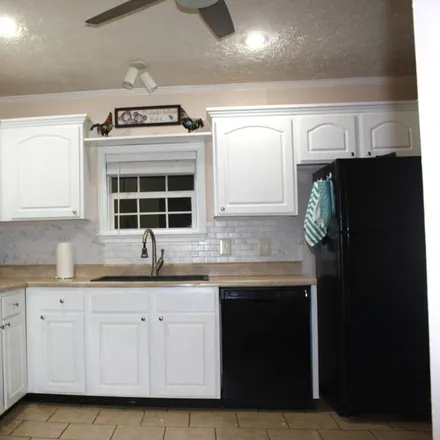 Rent this 3 bed house on Waynesville in NC, 28786