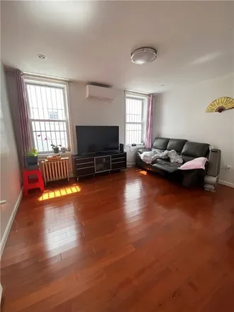 Image 3 - 192 Bay 34th Street, New York, NY 11214, USA - House for sale