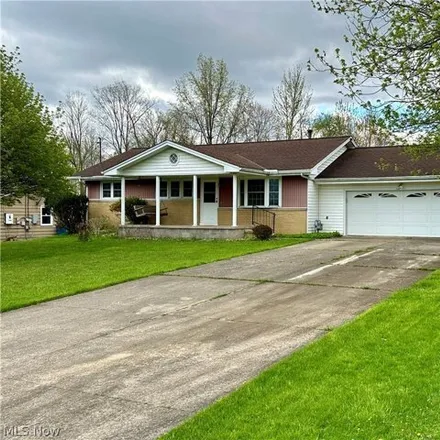 Image 2 - 198 Habant Drive, Amherst, OH 44001, USA - House for sale