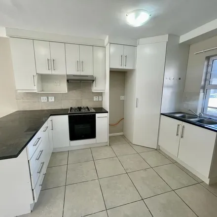 Image 5 - Woodlands Close, Tara, Western Cape, 7550, South Africa - Townhouse for rent