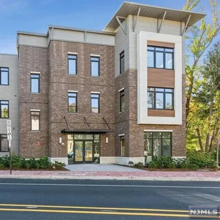 Rent this 3 bed condo on The Terrace in Springfield Avenue, Berkeley Heights