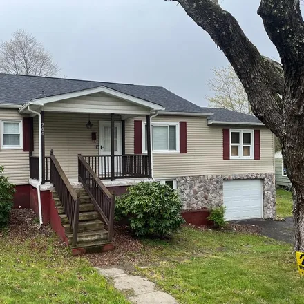Buy this 4 bed house on 200 Glenn Avenue in Johnstown, Beckley