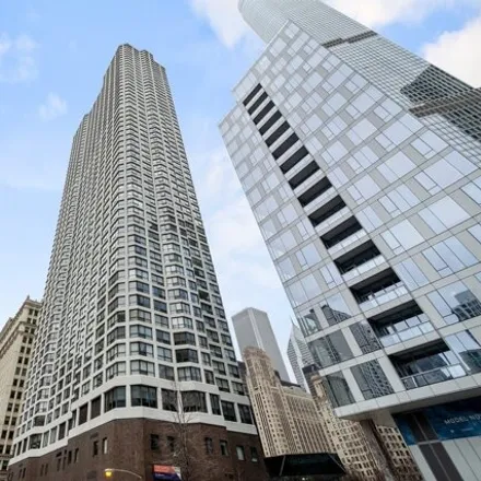 Buy this 3 bed condo on River Plaza in 405 North Wabash Avenue, Chicago