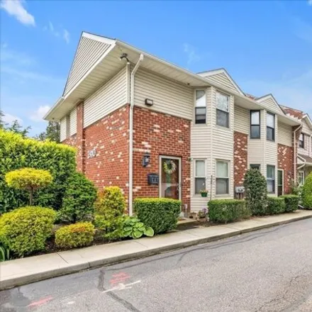 Buy this 2 bed townhouse on 2410 Farmers Avenue in Bellmore, NY 11710