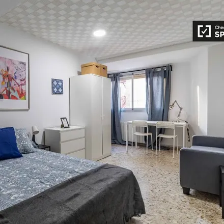 Rent this 5 bed room on Carrer de Fra J. Rodríguez in 14, 46017 Valencia