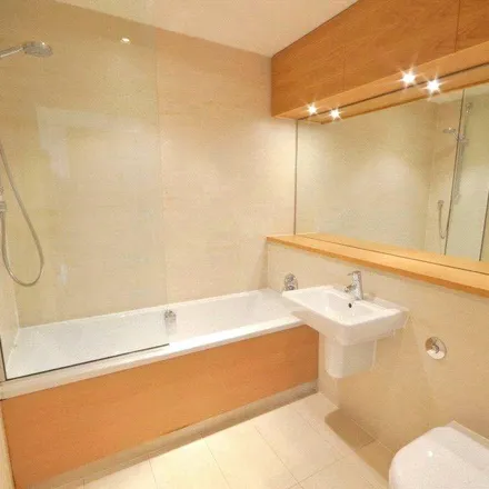 Image 7 - St George's Gardens, Chester Road, Manchester, M15 4UY, United Kingdom - Apartment for rent