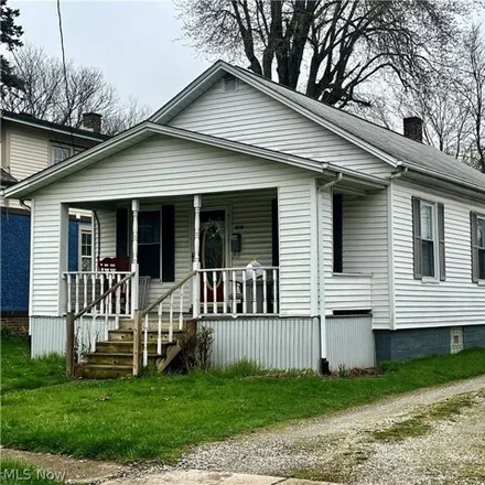 Buy this 3 bed house on 1075 East Saint Louis Court in Louisville, OH 44641