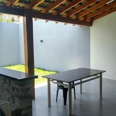 Buy this 3 bed house on Rua Pioneiro José Moreschi in Jardim Diamante, Maringá - PR