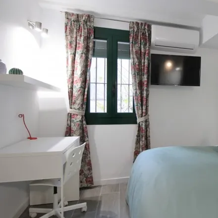 Rent this 4 bed room on Passeig del Born in 4, 08003 Barcelona