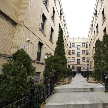Image 1 - 4600-4608 North Beacon Street, Chicago, IL 60640, USA - House for rent