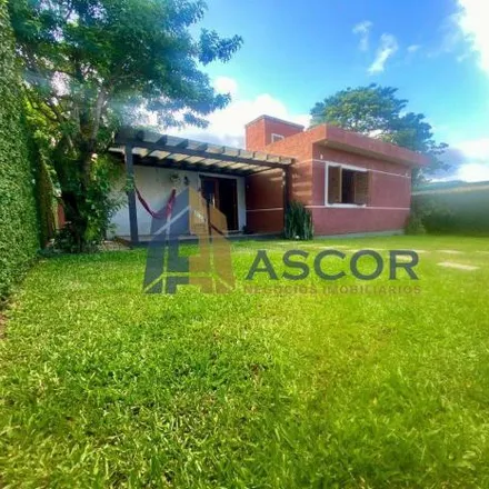 Rent this 3 bed house on Servidão Alcidomiro Flores in Rio Tavares, Florianópolis - SC