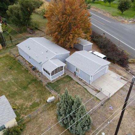 Buy this 3 bed house on 2323 Indiana Avenue in Baker City, OR 97814