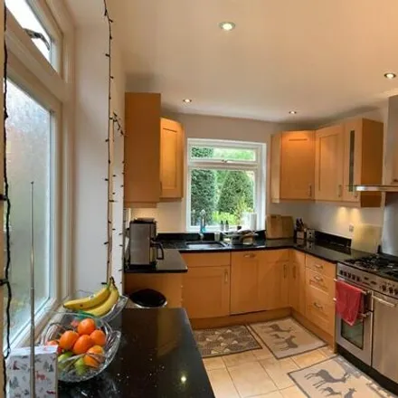 Image 3 - Floyer Close, London, TW10 6HS, United Kingdom - House for rent