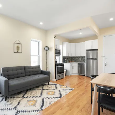 Image 6 - 210 Lewis Avenue, Brooklyn, New York 11221, United States  Brooklyn New York - House for rent