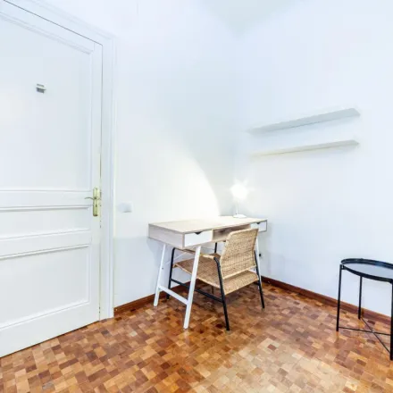 Rent this 9 bed apartment on Baba Supermercat in Gran Via de les Corts Catalanes, 617