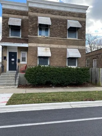 Rent this 3 bed apartment on 912 Washington Boulevard in Maywood, IL 60153