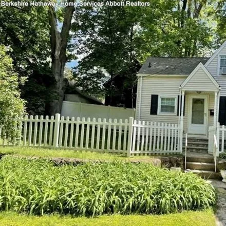 Rent this 1 bed house on 17 Wanamaker Avenue in Cragmere, Mahwah