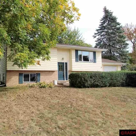 Buy this 4 bed house on 316 Hollywood Avenue in New Ulm, MN 56073