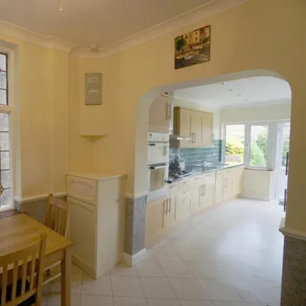 Image 4 - Sherbrook Gardens, Winchmore Hill, London, N21 2NT, United Kingdom - Duplex for rent