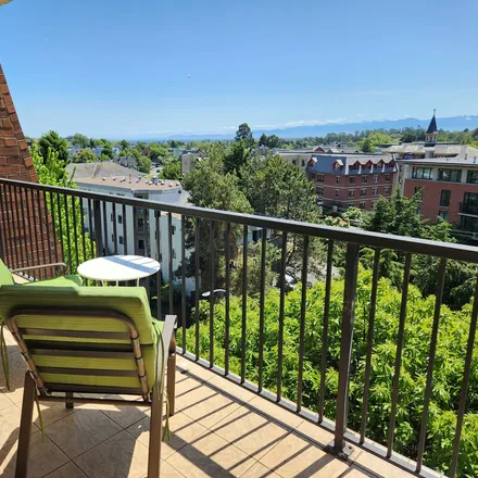 Rent this 1 bed apartment on Victoria in Fairfield, CA