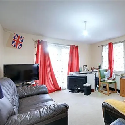 Image 3 - Ramney Drive, Enfield Lock, London, EN3 6FG, United Kingdom - Apartment for sale