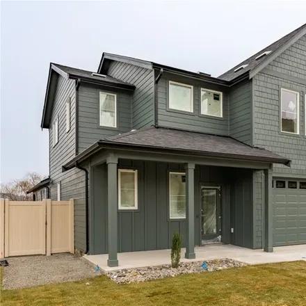 Buy this 3 bed house on 139 Sienna Road in Wenatchee, WA 98801