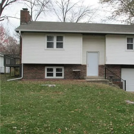 Buy this 3 bed house on 1797 Deringer Drive in Chillicothe, MO 64601